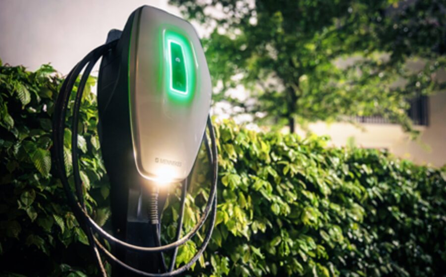 Borne de recharge murale pour véhicule électrique